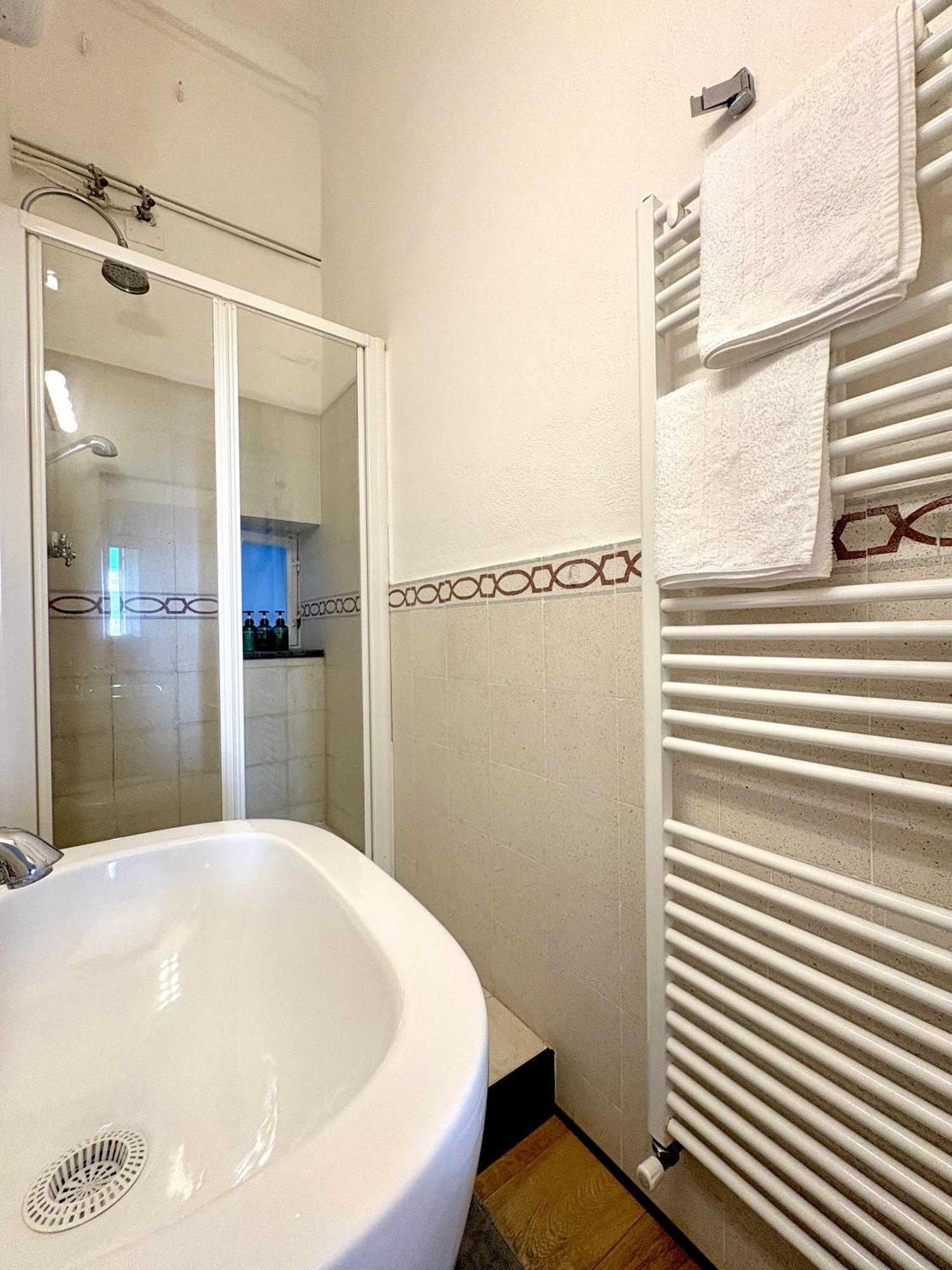 Marina Apartment, Unique, Authentic, Beachfront, 2 Aircondo Bdr , 2Bht, Easy To Train Or From Private Parking Vernazza Zewnętrze zdjęcie